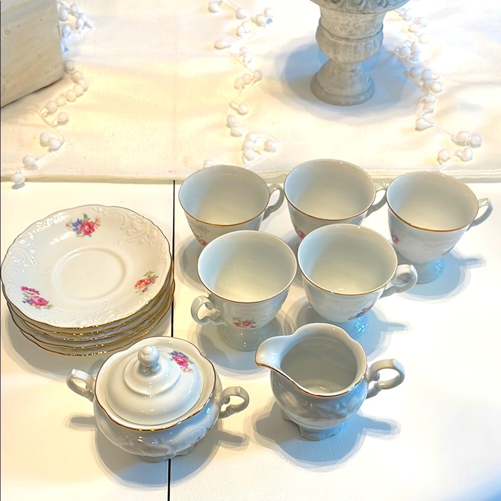 12 piece Wawel Poland Porcelain Rose Garden Tea Set